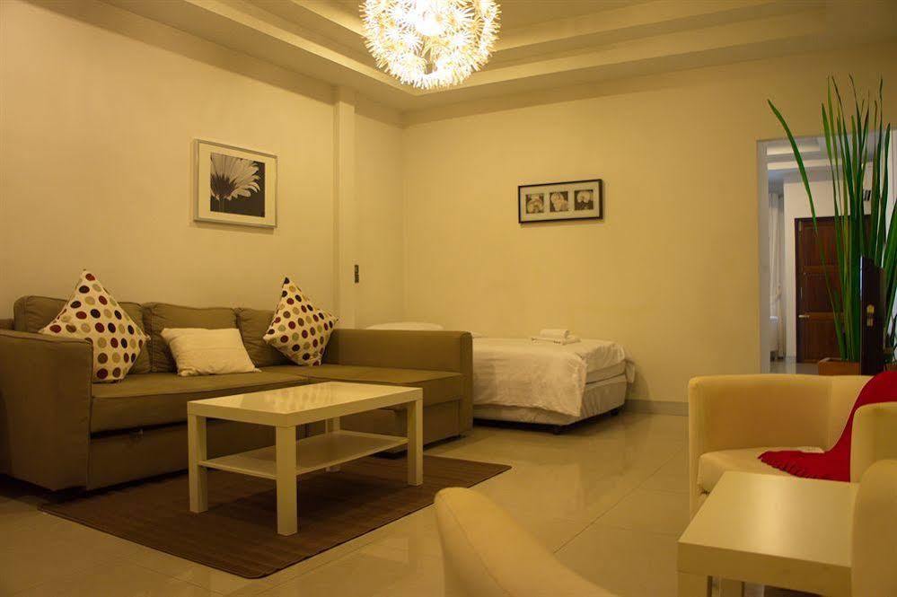 Ratchadamnoen Residence Банкок Екстериор снимка